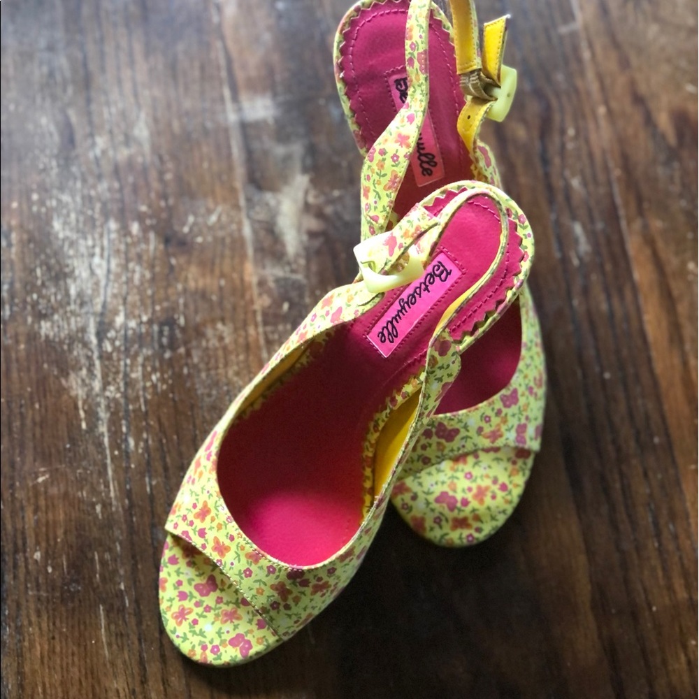 Like new condition floral sling backs